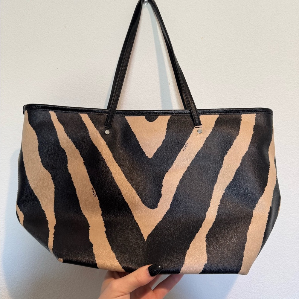 Coach Black Zebra Striped Women's tote bag - Picture 3 of 9